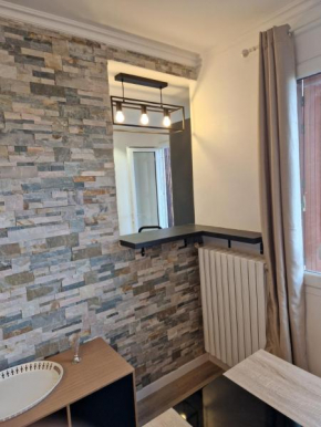Appartement spacieux rénové - 11 min de Paris